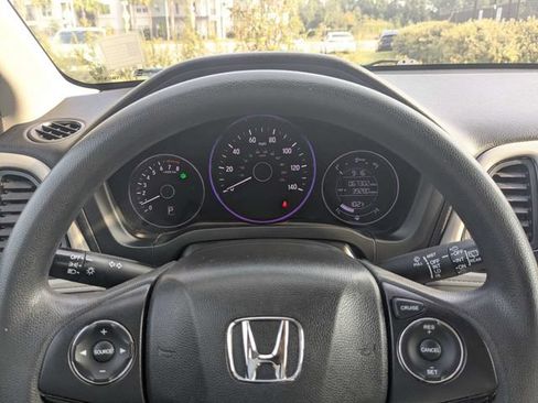 Used 2019 Honda HR-V LX image 27