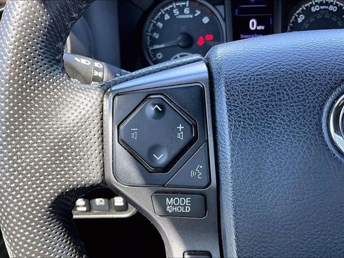 Used 2019 Toyota Tacoma TRD Off-Road w/ TRD Premium Off Road Package AWD/4WD image 18
