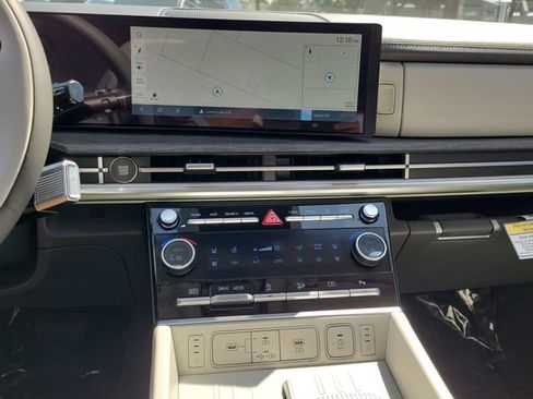New 2025 Hyundai Santa Fe Calligraphy image 13