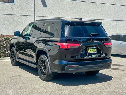 Used 2025 Toyota Sequoia SR5 AWD/4WD image 8