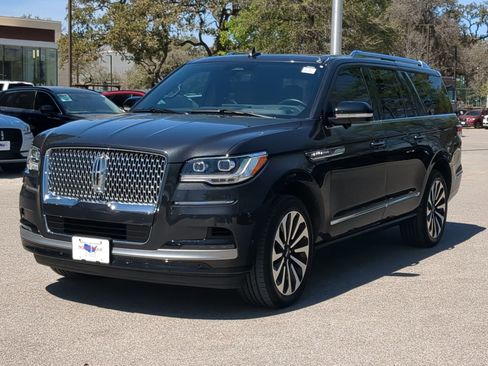 Used 2023 Lincoln Navigator L Reserve image 7