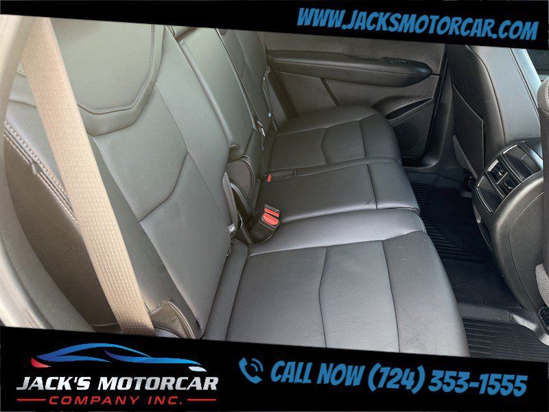 Used 2025 Cadillac XT5 Premium Luxury w/ LPO, Floor Liner Package AWD/4WD image 22