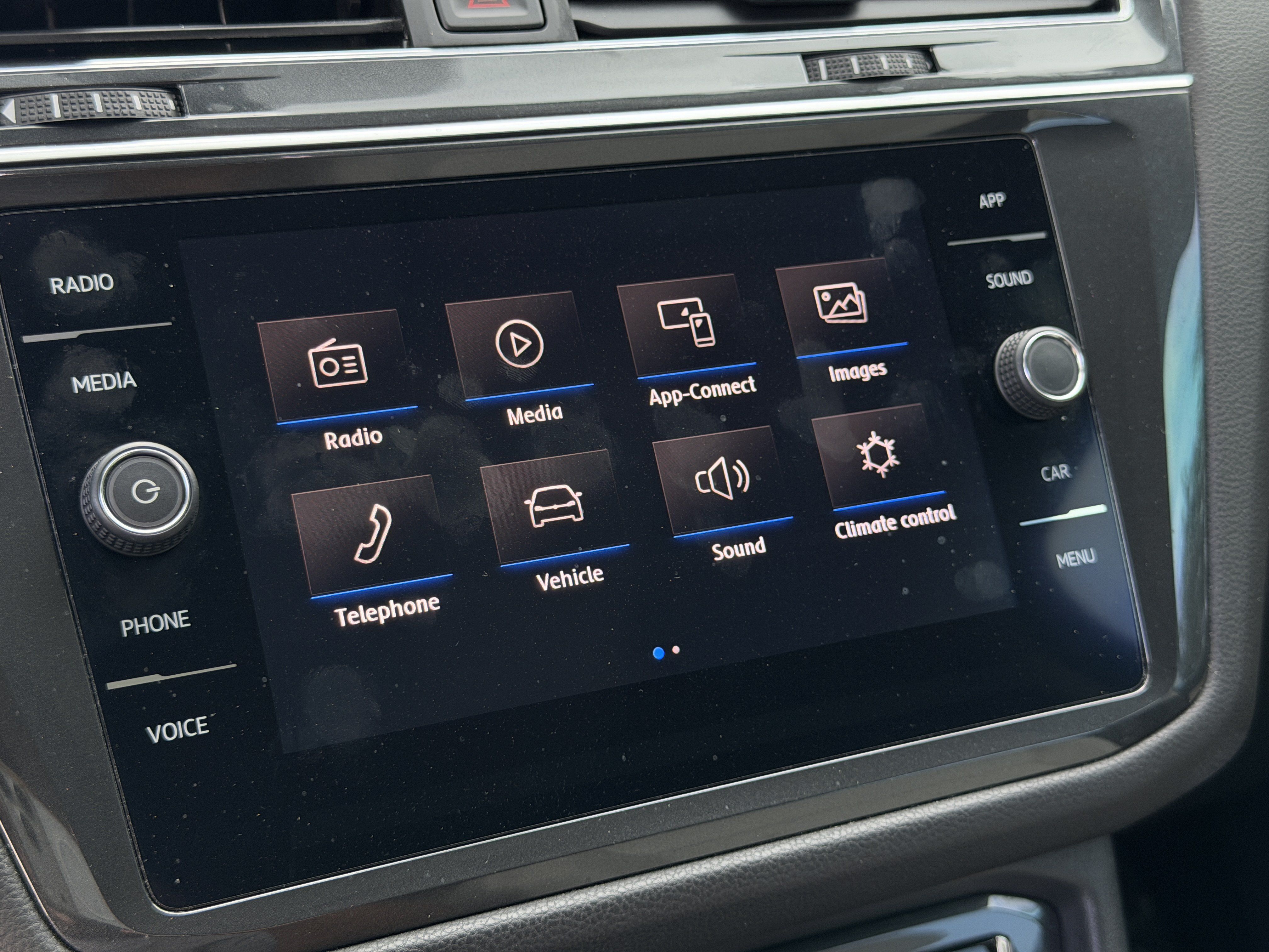 Used 2019 Volkswagen Tiguan SE w/ Panoramic Sunroof Package FWD image 24