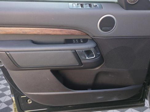 Used 2018 Land Rover Discovery HSE AWD/4WD image 11
