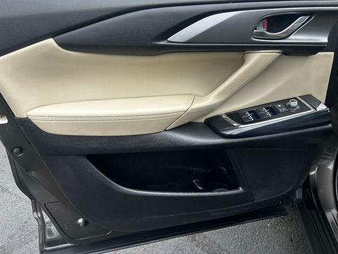 Used 2019 MAZDA CX-9 Touring FWD image 13