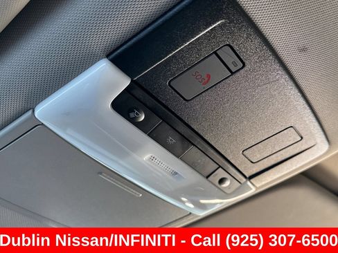 Used 2024 Nissan Rogue SL AWD/4WD image 25