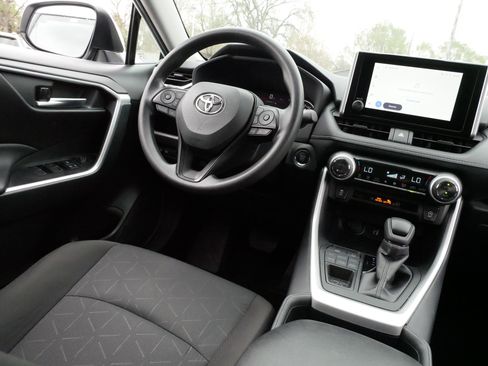 Certified 2025 Toyota RAV4 XLE AWD/4WD image 9