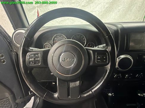 Used 2018 Jeep Wrangler Unlimited Sahara AWD/4WD image 4