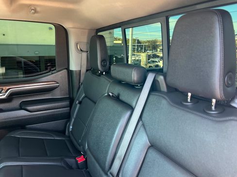 Used 2024 Chevrolet Silverado 1500 LT Trail Boss w/ LT Trail Boss Premium Package AWD/4WD image 21