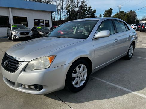 Used 2009 Toyota Avalon XL image 3