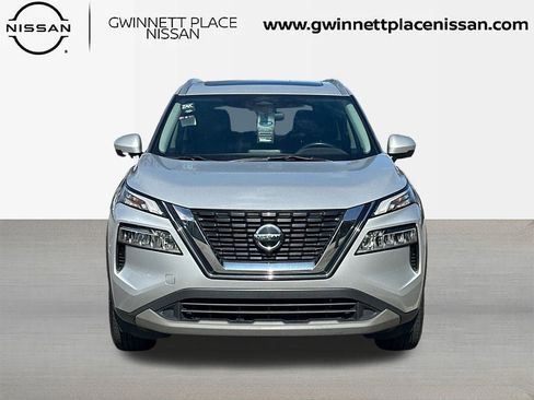 Used 2021 Nissan Rogue SV w/ Premium Package image 2