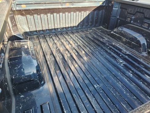 Used 2020 Chevrolet Silverado 1500 Custom w/ Custom Value Package RWD image 9