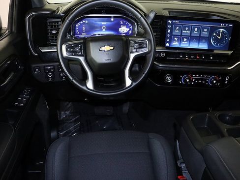 Used 2023 Chevrolet Silverado 1500 LT image 3
