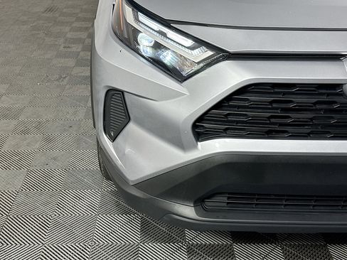 Used 2025 Toyota RAV4 XLE AWD/4WD image 9