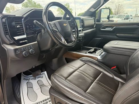 Used 2024 Chevrolet Silverado 2500 High Country w/ Technology Package AWD/4WD image 23