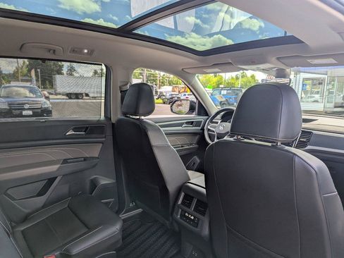 Used 2023 Volkswagen Atlas SEL R-Line AWD/4WD image 37