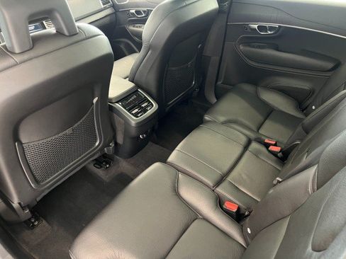 Used 2020 Volvo XC90 T6 Momentum w/ Protection Package Premier AWD/4WD image 32