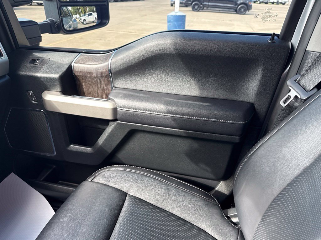 Used 2020 Ford F350 Lariat w/ Lariat Ultimate Package AWD/4WD image 25