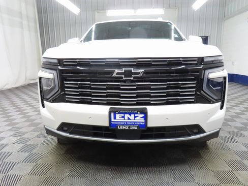 Used 2025 Chevrolet Suburban High Country image 42