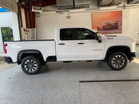 New 2026 Chevrolet Silverado 2500 Custom w/ Custom Value Package AWD/4WD image 10