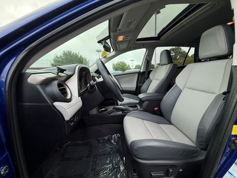 Used 2015 Toyota RAV4 Limited AWD/4WD image 19