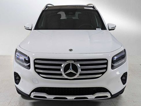 Used 2025 Mercedes-Benz GLB 250 4MATIC image 8
