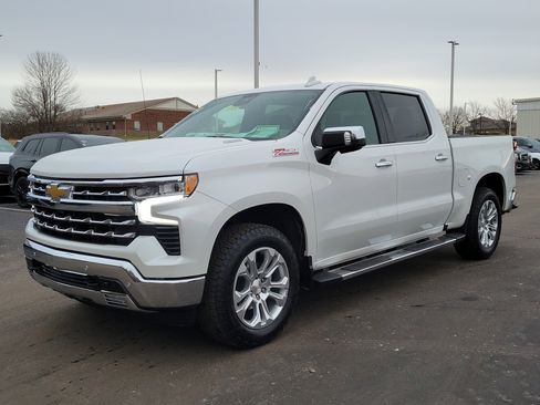 Used 2024 Chevrolet Silverado 1500 LTZ image 2