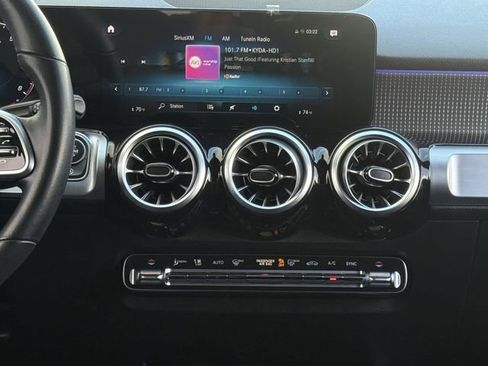 Used 2022 Mercedes-Benz GLB 250 image 15