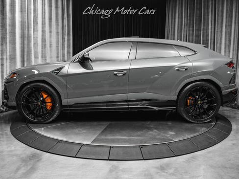 Used 2021 Lamborghini Urus AWD/4WD image 41