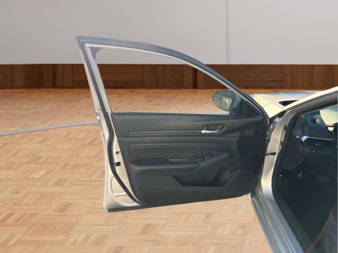 Used 2020 Nissan Altima 2.5 S image 9