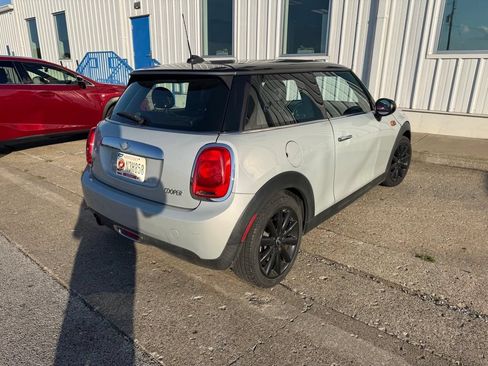 Used 2014 MINI Cooper 2-Door Hardtop FWD image 4