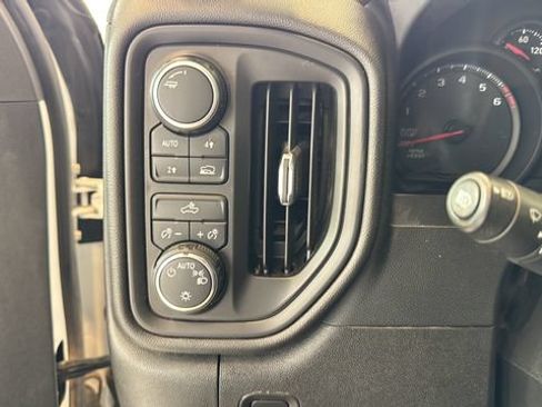 Used 2022 Chevrolet Silverado 1500 Custom AWD/4WD image 17