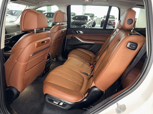 Certified 2025 BMW X7 xDrive40i w/ Premium Package image 16