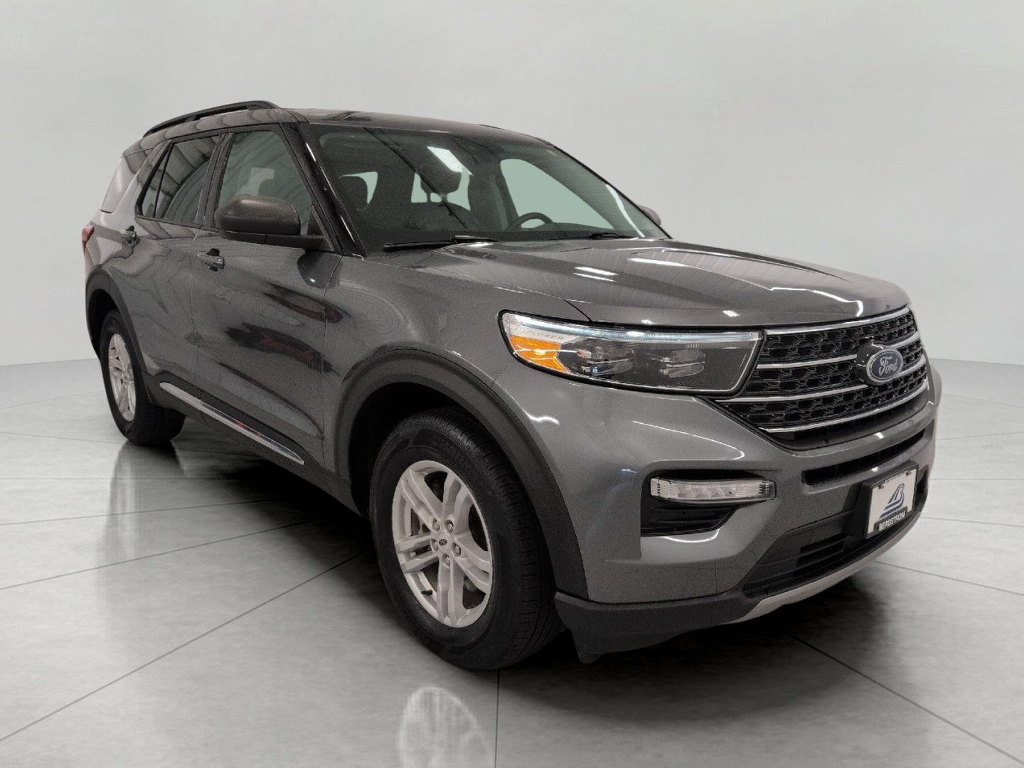 Used 2024 Ford Explorer XLT w/ Equipment Group 202A AWD/4WD image 30