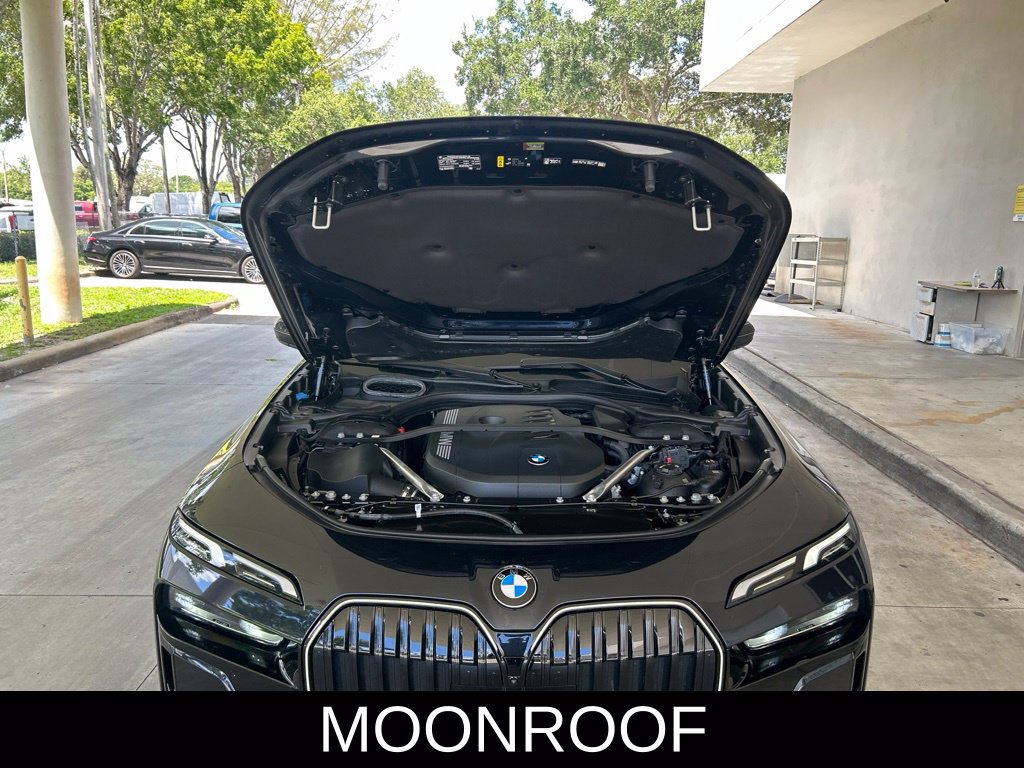 Used 2026 BMW 740i xDrive AWD/4WD image 12