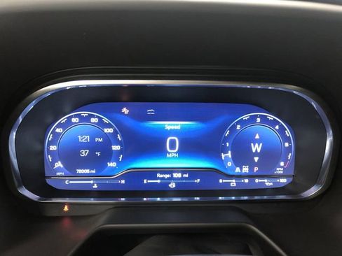 Used 2023 Chevrolet Suburban RST w/ Sport Performance Package image 18