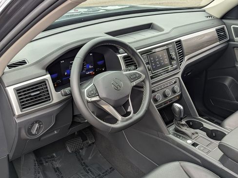 Certified 2023 Volkswagen Atlas SE FWD image 12