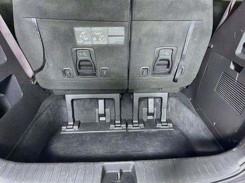 Used 2025 Kia Carnival FWD image 29