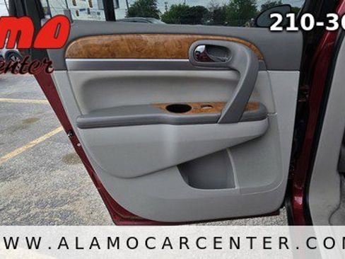 Used 2011 Buick Enclave CXL image 36