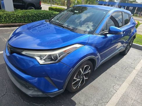 Used 2018 Toyota C-HR XLE FWD image 1