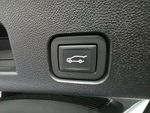 Used 2024 GMC Acadia Elevation FWD image 23