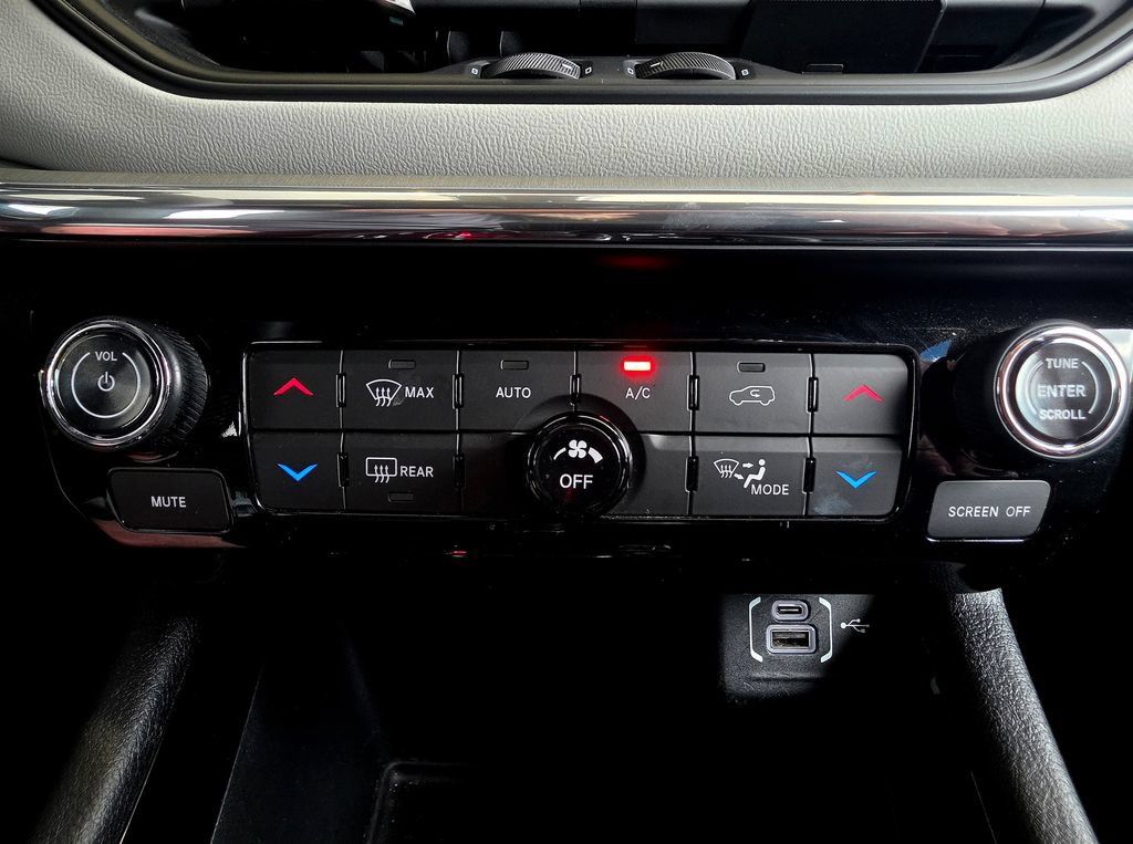 Used 2024 Jeep Compass Limited AWD/4WD image 40