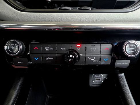 Used 2024 Jeep Compass Limited AWD/4WD image 40