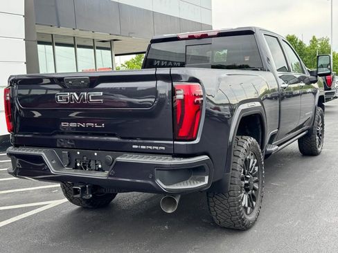 Used 2026 GMC Sierra 3500 Denali Ultimate AWD/4WD image 4