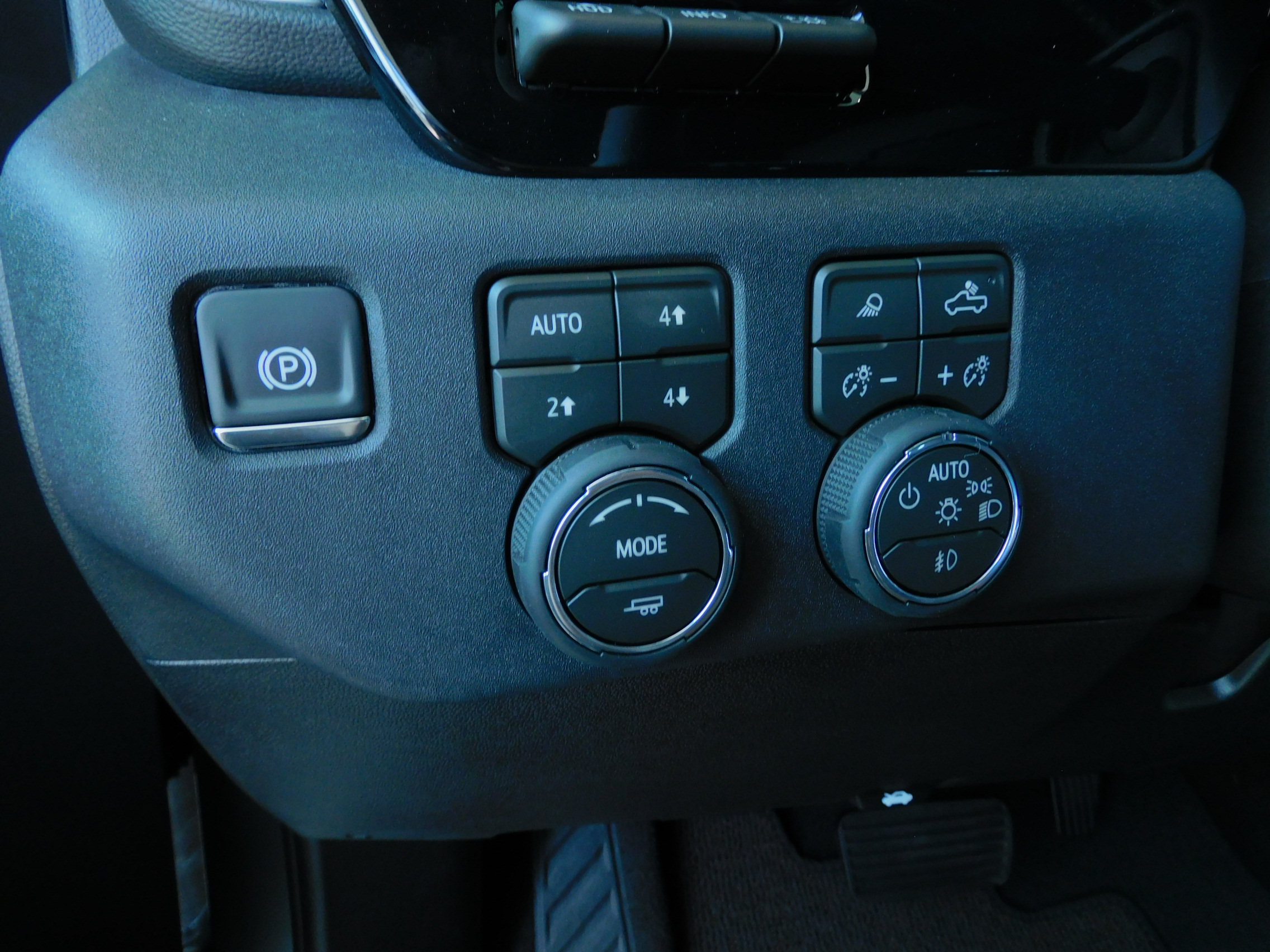 New 2026 Chevrolet Silverado 2500 High Country w/ High Country Premium Package AWD/4WD image 24