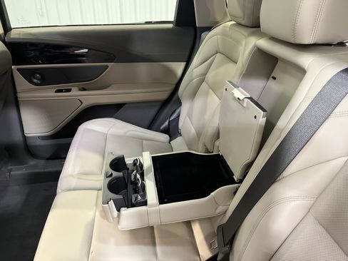 Used 2024 Lincoln Nautilus Premier w/ Equipment Group 102A image 11