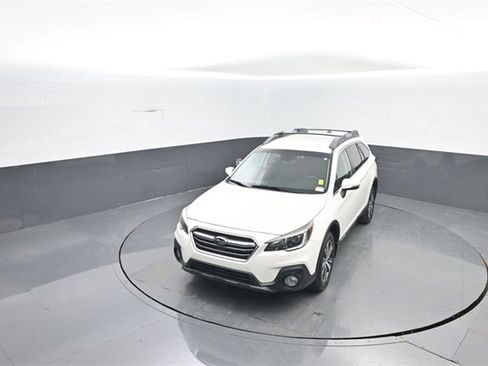 Used 2018 Subaru Outback 2.5i Premium image 19