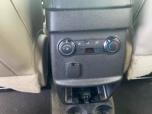 Used 2014 Ford Explorer XLT w/ Equipment Group 202A FWD image 11