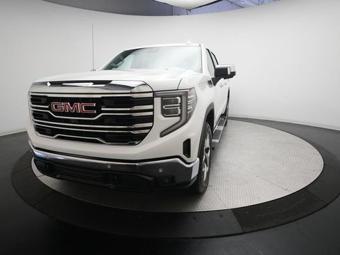 Used 2024 GMC Sierra 1500 SLT w/ SLT Premium Plus Package AWD/4WD image 12