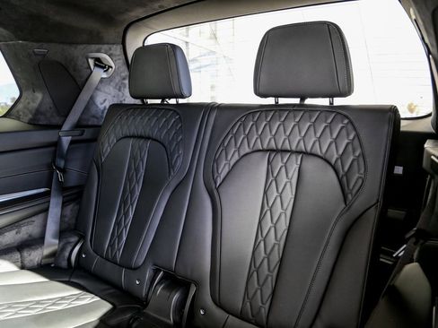 New 2026 BMW X7 xDrive40i w/ M Sport Package image 27